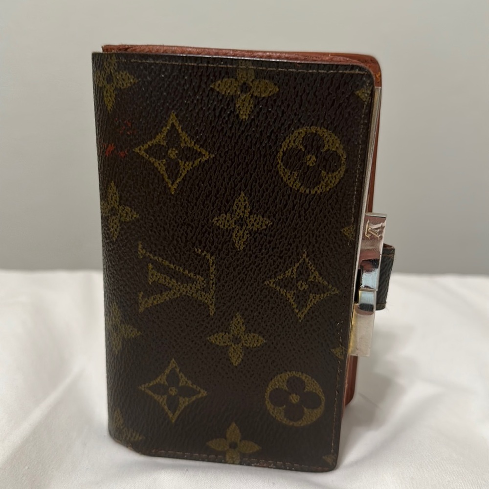 Louis Vuitton Wallet Porte Monnaie Billets Viennois
Bifold Monogram